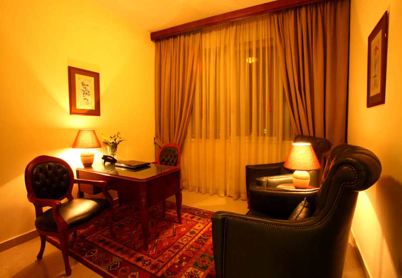 Mourouj Hotel Apartments Абу-Даби Экстерьер фото